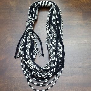 Black and White Patterned Women's Scarf